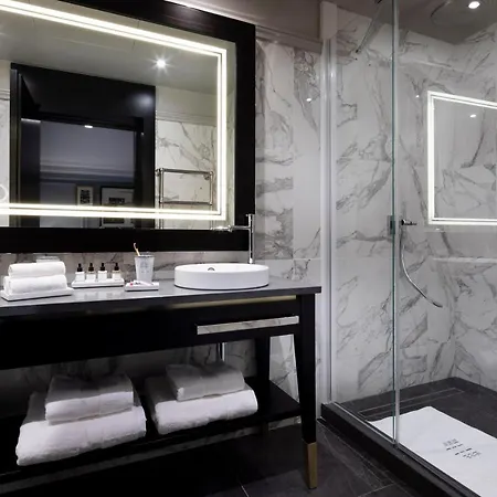 Hotel Le Damantin & Paris
