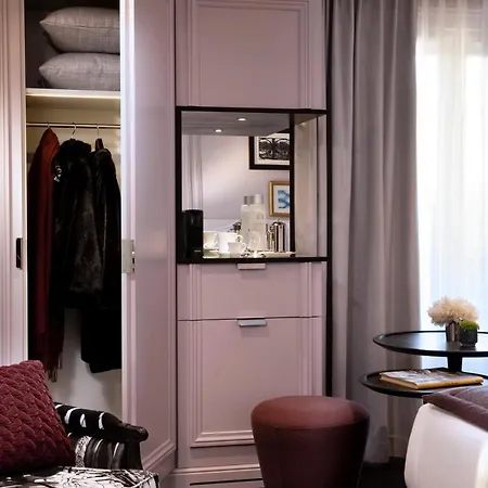 Hotel Le Damantin & Paris