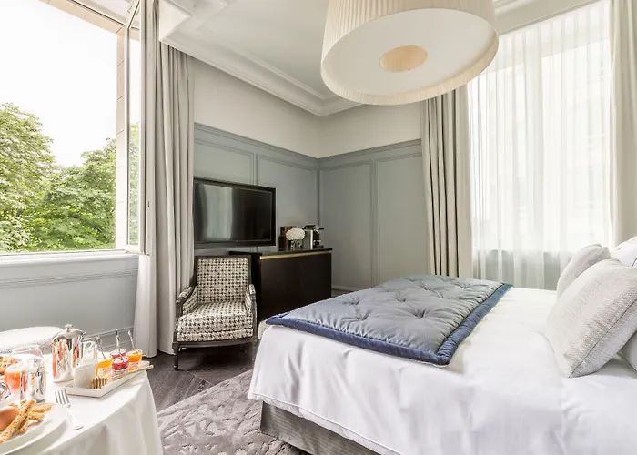 Le Damantin & מלון פריז