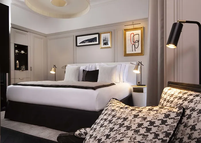 Hotel Le Damantin & Paris